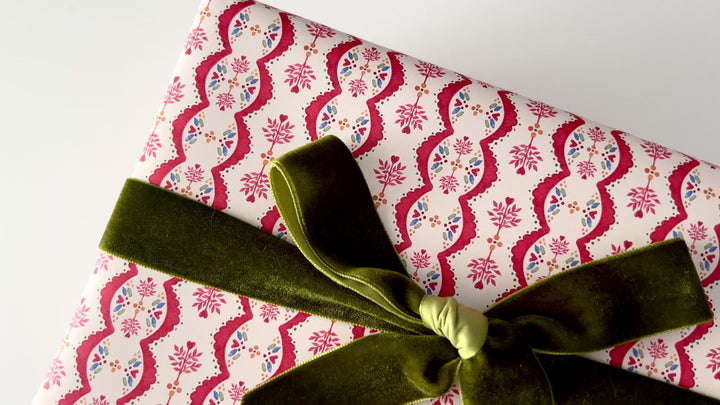 Holiday Lace Gift Wrap Sheets